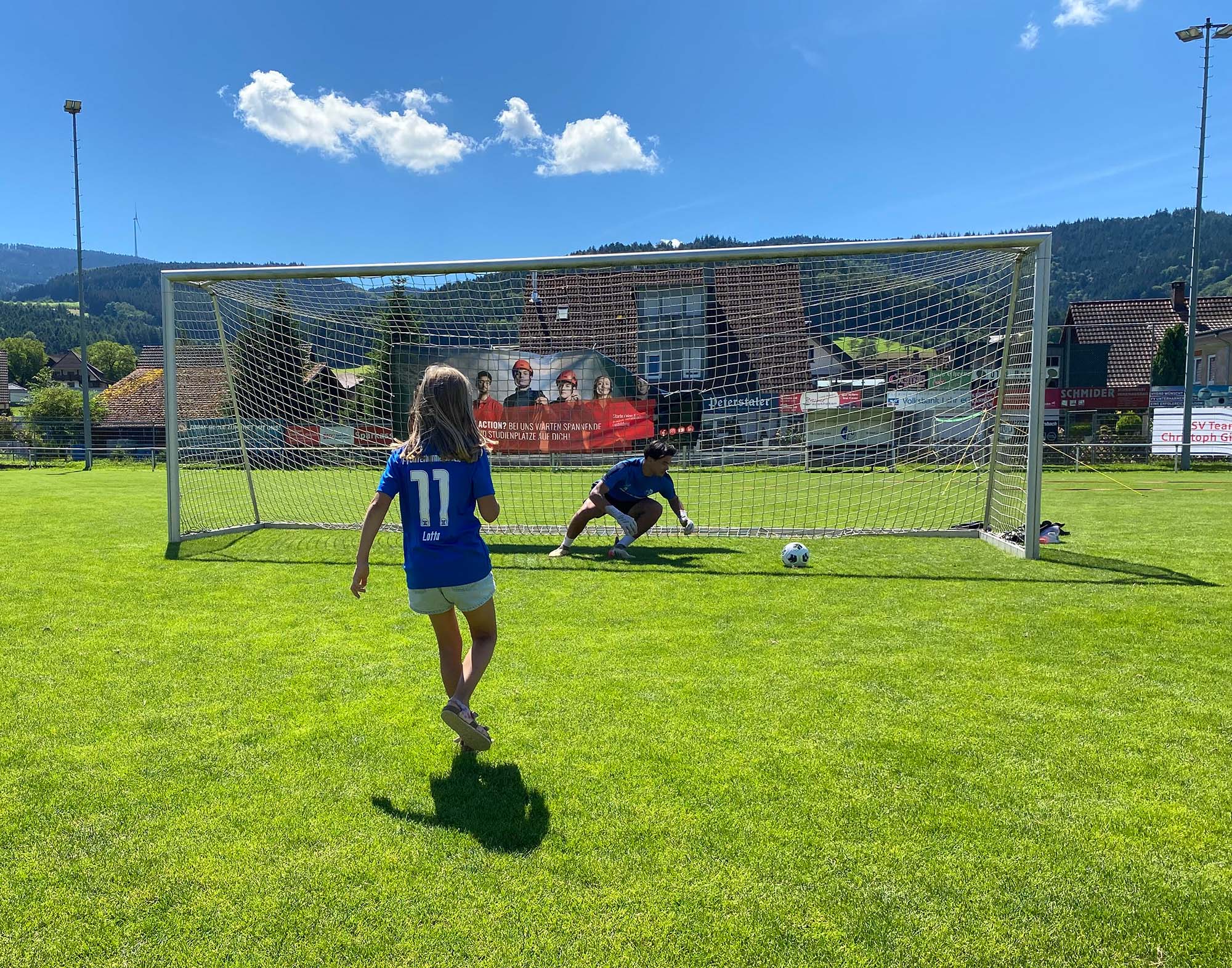 2024-7-19-ZE-UH-Verein-FVU_Familientag_2024_Elfmeter