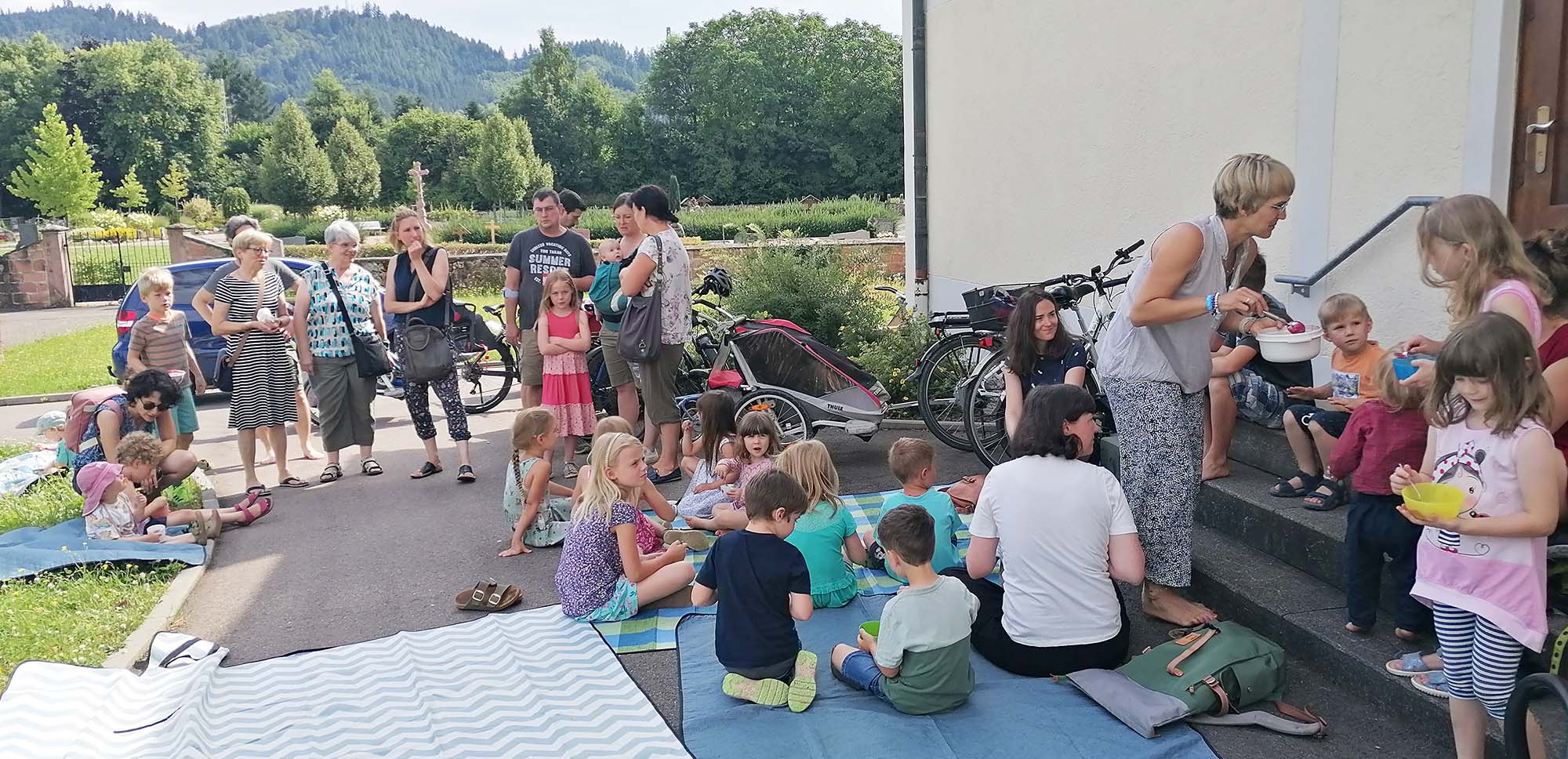 2024-7-29-BI-Wiebke Fix- Kinderkirche Himbeereis