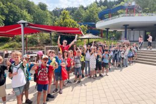 2024-7-3-BI-Grundschule BI-Schwimmbadtag-BA9AA26C-2DF5-4C20-8ED7-C1C5FE11C685_1_105_c