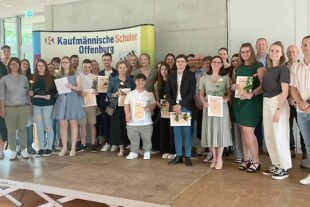 2024-7-3-OG-Peter Faller- Abschlussprüfung Kaufm Schulen Preisträger ÖV_Büro_EH