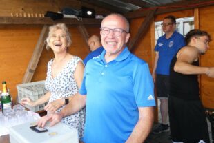 2024-8-16-BI-bia- Taverenabend-und-Sektverkäufer