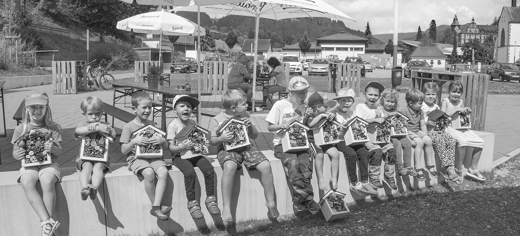 2024-8-7-NO-Arno Lehmann- Ferienprogramm Insektenhotels SWV IMG_7112-2_nur grau vorhanden