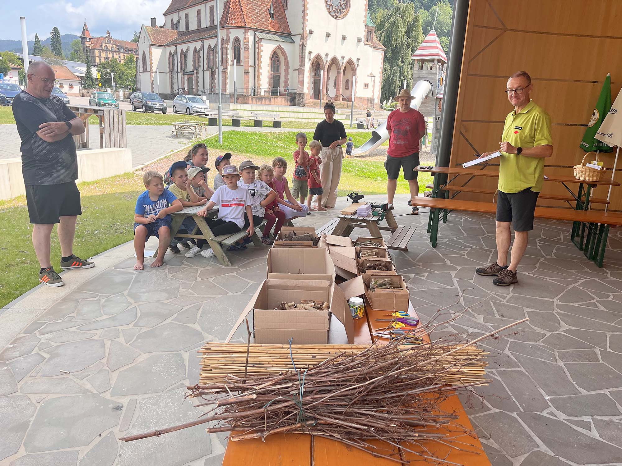 2024-8-7-NO-Arno Lehmann- Ferienprogramm Insektenhotels SWV Insektenhotel 14