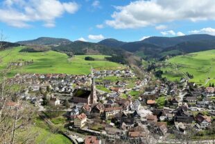 2024-9-27-OH-Tourist-Info-Oberharmersbach-Oberharmersbach vom Pavillon 2024_Löffler