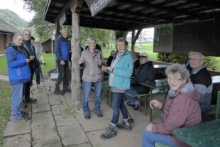 2024-10-18-ZE-UE-esch-Wandergruppe-P1000225