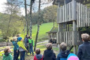 2024-10-21-OH-Tourist-Info-Ei fallen lassen