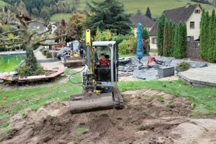 2024-10-25-OH-Stefanie Nock- Schwimmbad Einwinterung Bild 1