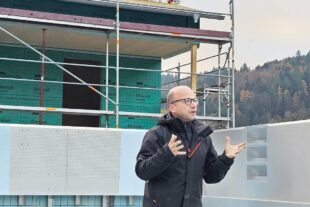 2024-11-11-NO-Oliver Vollmer-Richtfest Schwimmbad NO-20241108_162850