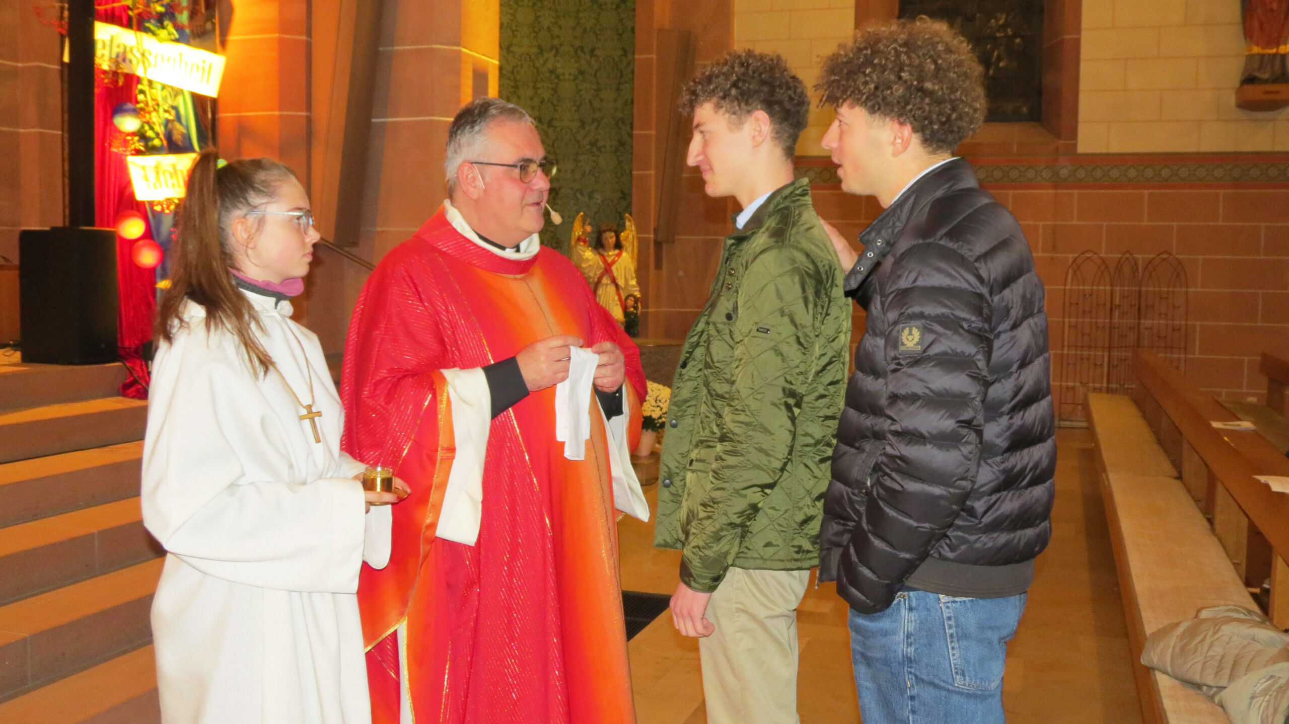 2024-11-11-OH-ga-Firmung-Pfarrkirche OH-IMG_8844
