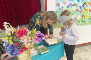 2024-11-11-ZE-UH-Katrin Bolten-Autorenlesung Nelly Möhle-Foto 1 Autorenlesung