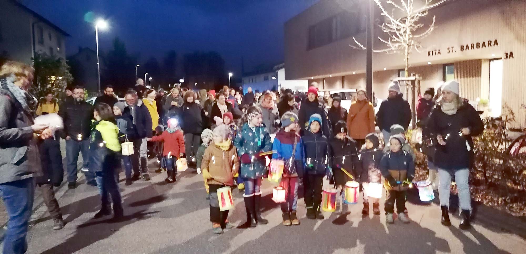 2024-11-13-BI-Wiebke Fix-St. Martin-Laternenkinder St. Barbara