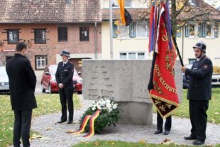 2024-11-18-BI-dp-Volkstrauertag-Kranzniederlegung