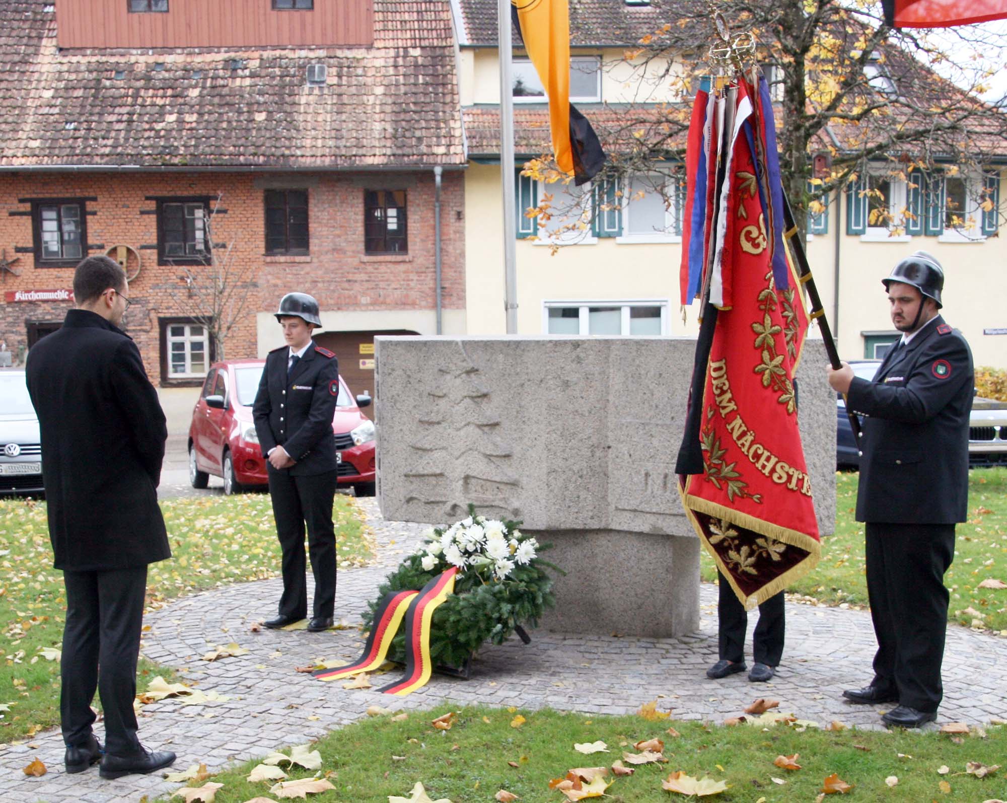 2024-11-18-BI-dp-Volkstrauertag-Kranzniederlegung
