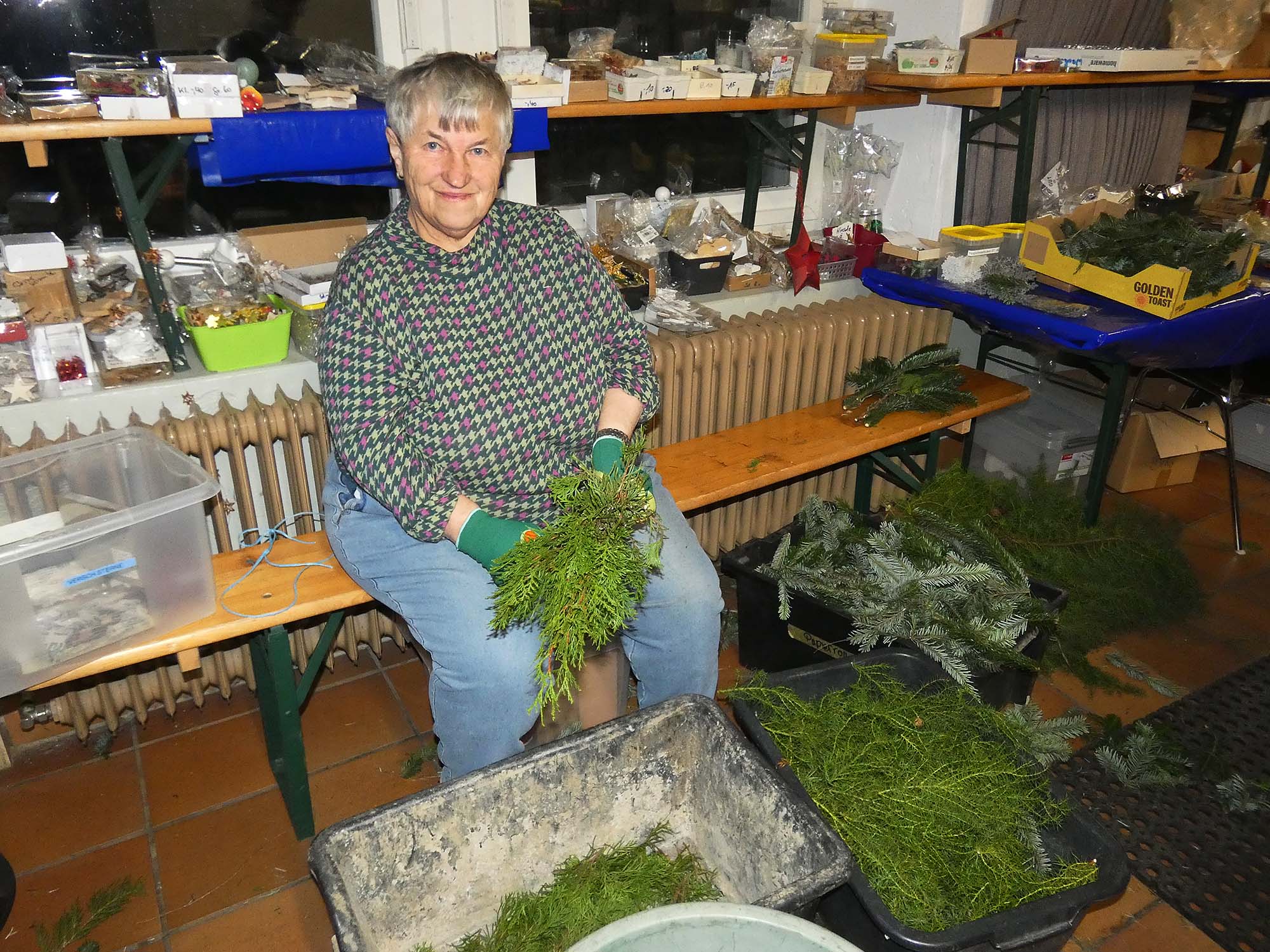 2024-11-20-BI-PB-bia-Kaffee und Kranz-und-zuerchtschneiden