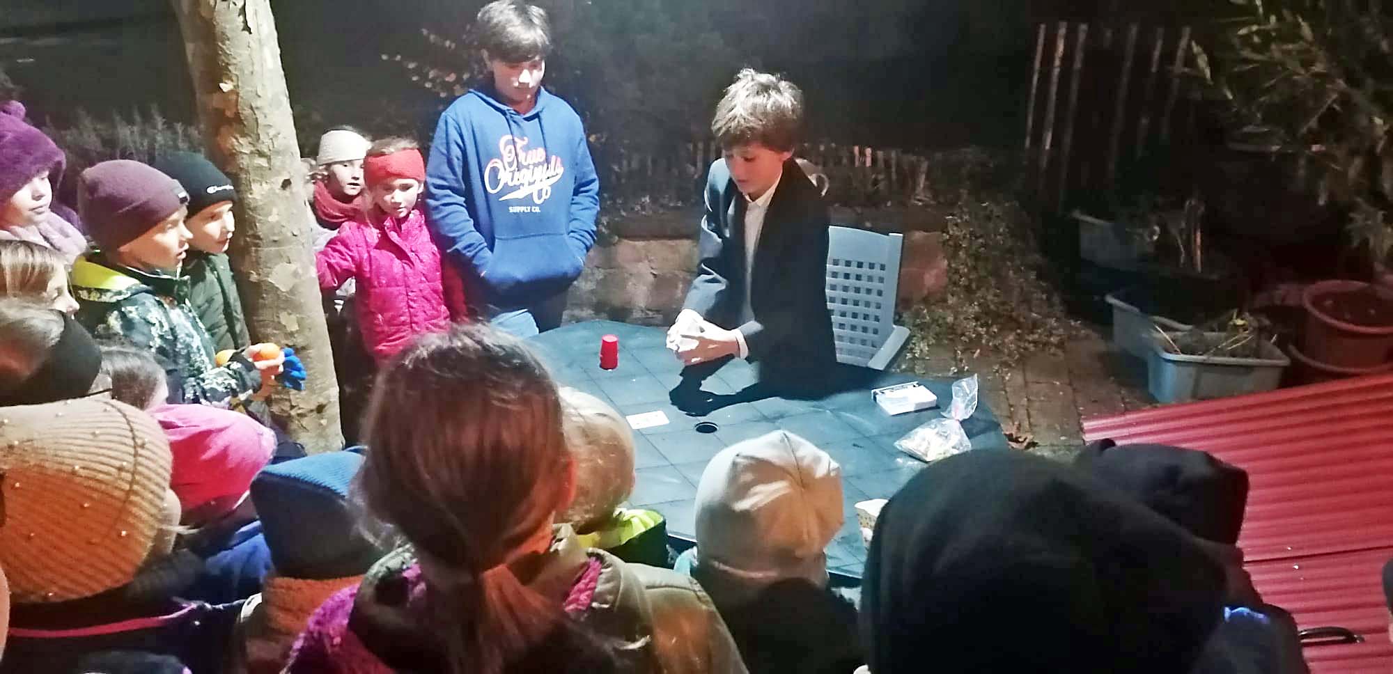 2024-11-20-BI-Wiebke Fix-Lebensmittelrettung-Johannes 11 Jahre alt zaubert für alle Gäste