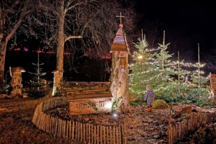 2024-11-27-OH-Tourist-Info-Hademar Adventsdorf - der Waldwichtel-Adventskalender in OH