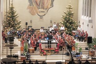 2024-12-16-BI-vo-Adventskonzert Blasorchester Übersicht XT4V8195