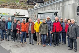 2024-12-6-BI-Gerhard-Große-Unimogfreunde-T-Gruppenbild vor Unimog_nur Gruppe I