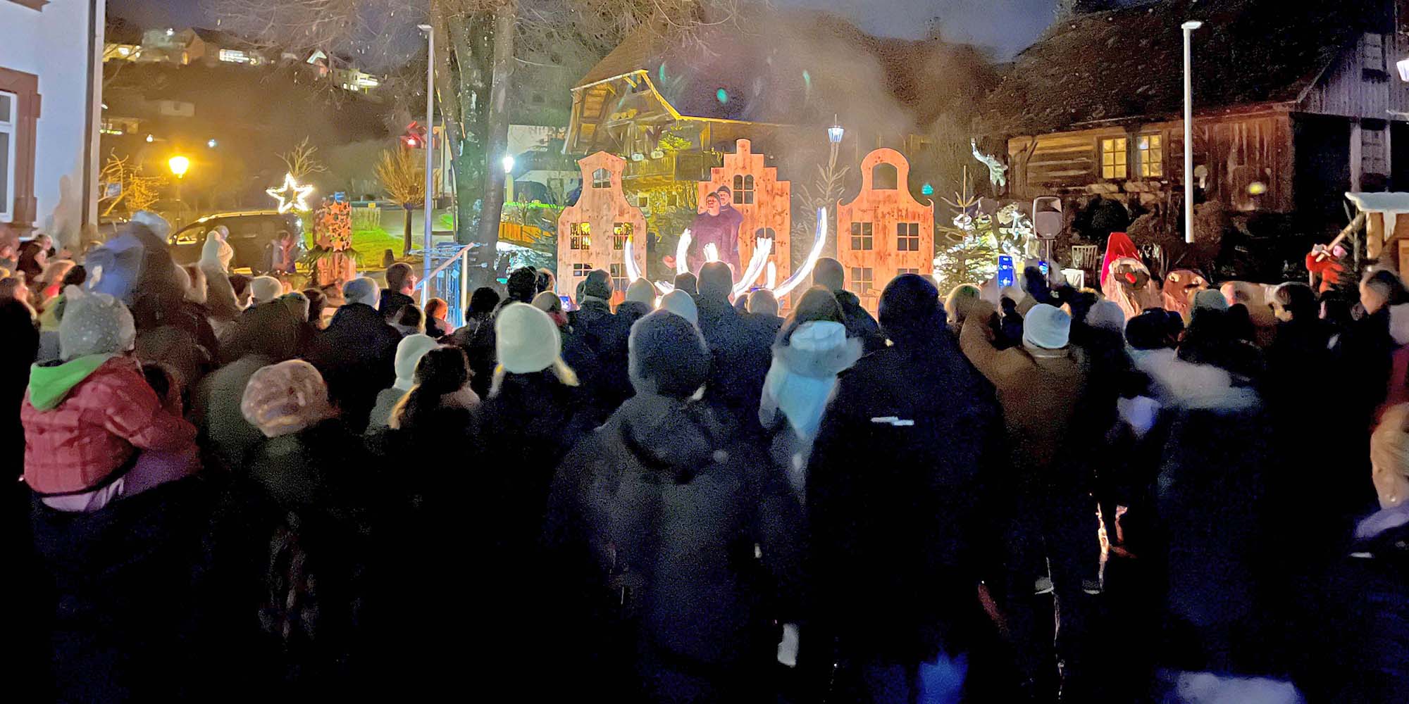 2025-1-20-OH-jil- Schlussbericht WeihnachtsfreudenFeuershow Paul Hug und Bastian Boschert