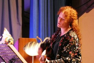 2025-1-3-OH-bia-Neujahrskonzert-und-Kinderchorleiterin Bettina Lehmann