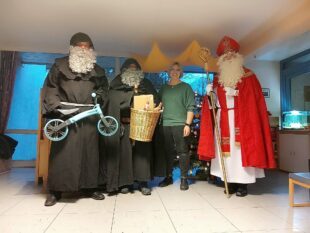 Nikolaus und Rubelz sammelten 2350 Euro für den guten Zweck