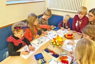 2025-2-26-BI-Andrea Fix- Kinderkirche NilpferdBastel-Aktion