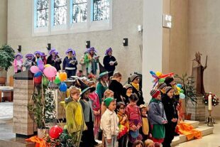 2025-2-28-BI-Wiebke Fix-Narrenmesse-Familienwortgottesdienst-Gemeinsames Singen