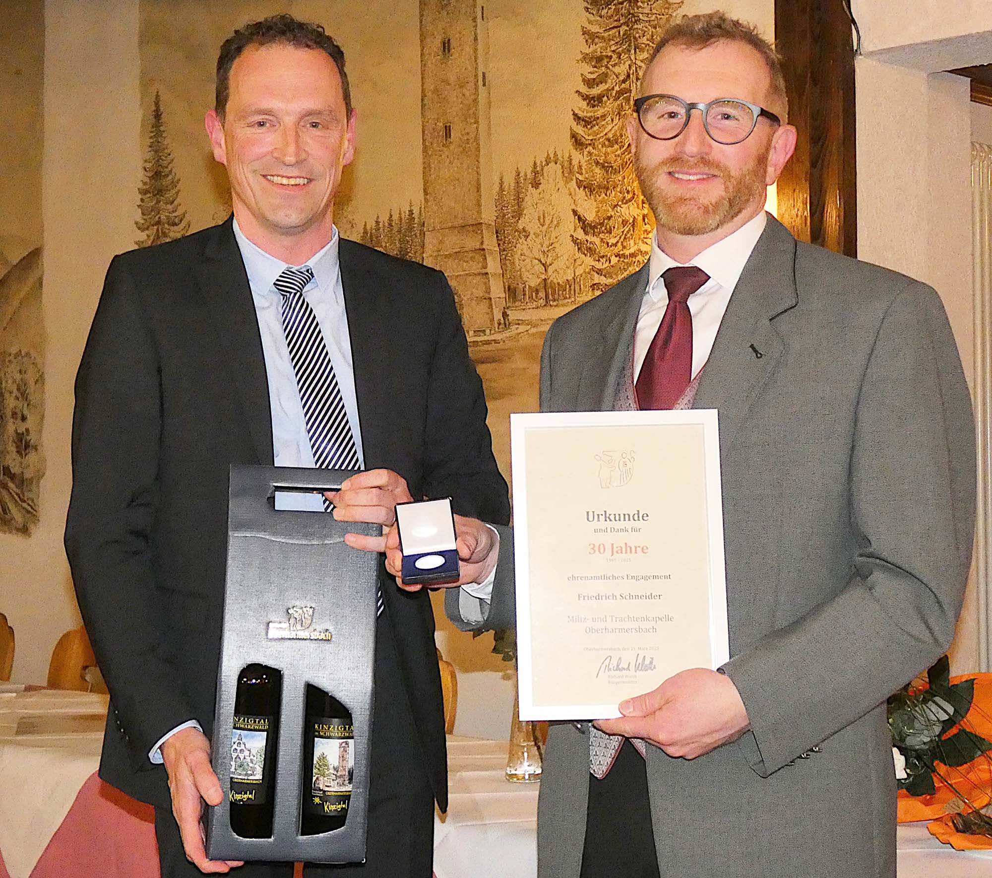 2025-3-26-OH-bia-Musik-Verabschiedungen-und-SSP_V Gemeindeehrung F. Schneider