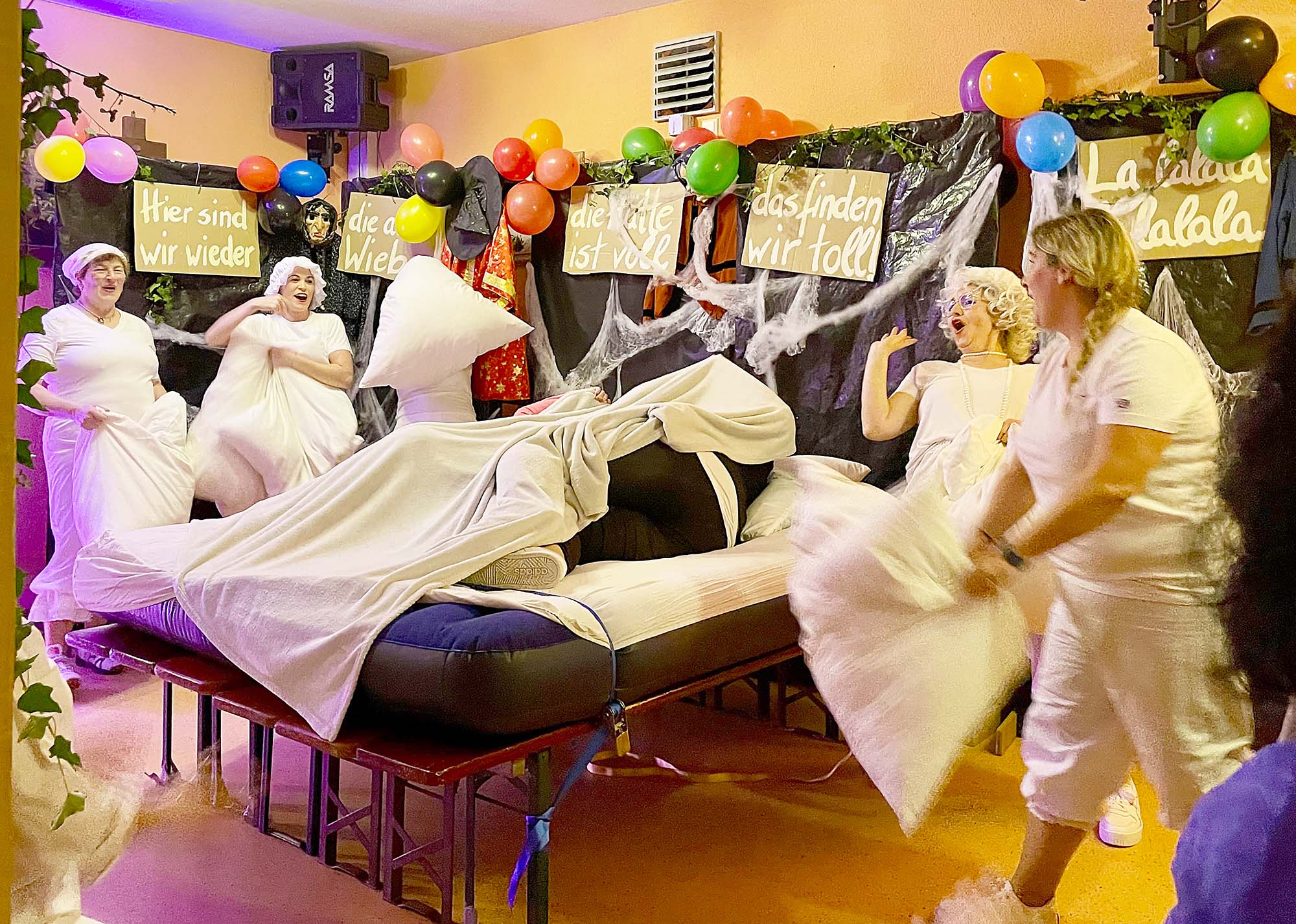 2025-3-3-NO-bke-Wieberfasent-Florian S. und Beatrice E. unter einer Decke