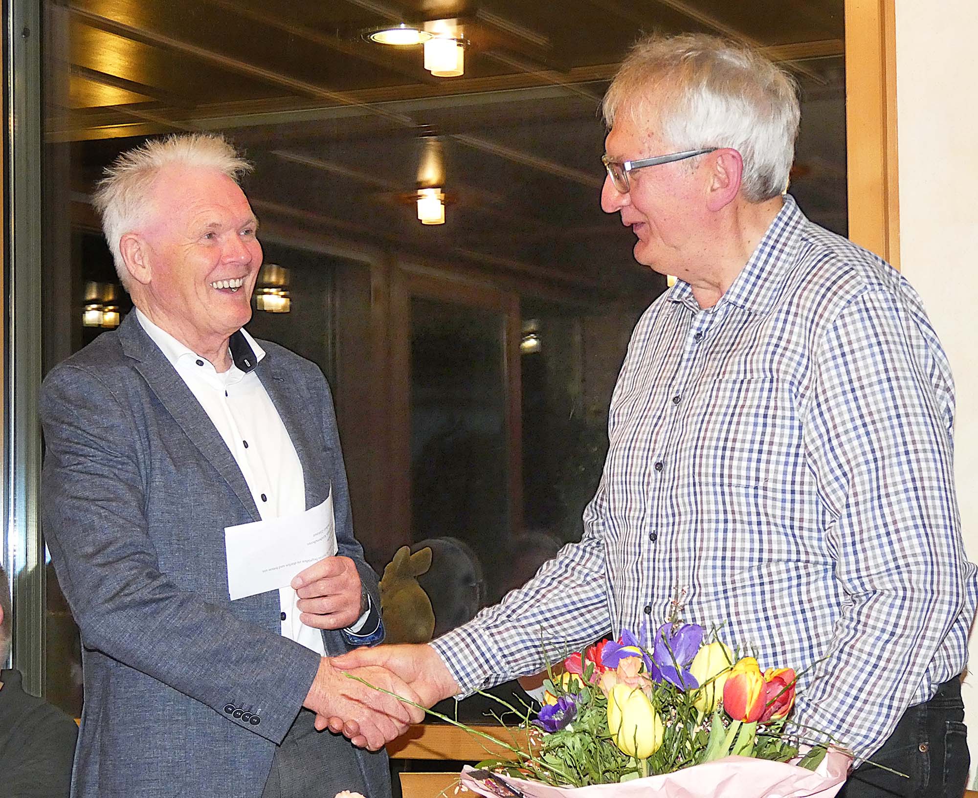 2025-3-31-BI-bia-Kirchenchor-und-Gratulation Scharffenberg