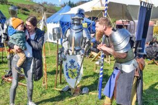 2025-4-17-NO-Tourist Info- Mittelaltermarkt Mittelaltermarkt Ritter zum Staunen_Quelle Herbert Vollmer