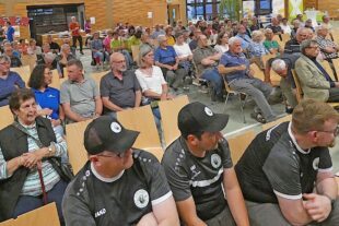 2025-5-19-OH-bia-Einwohnerversammlung-und-SP Zuschauerreihen 1