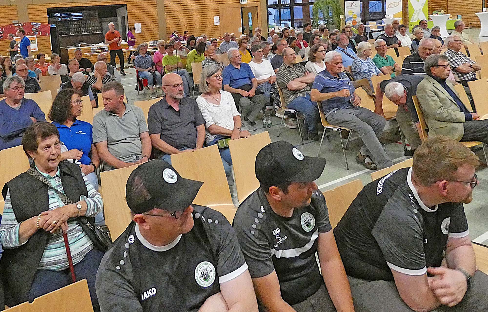 2025-5-19-OH-bia-Einwohnerversammlung-und-SP Zuschauerreihen 1