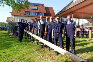 2025-5-2-ZE-UE-Martin Huber-Maibaumstellen-Entersbacher Wehrleute, es kann losgehen-min