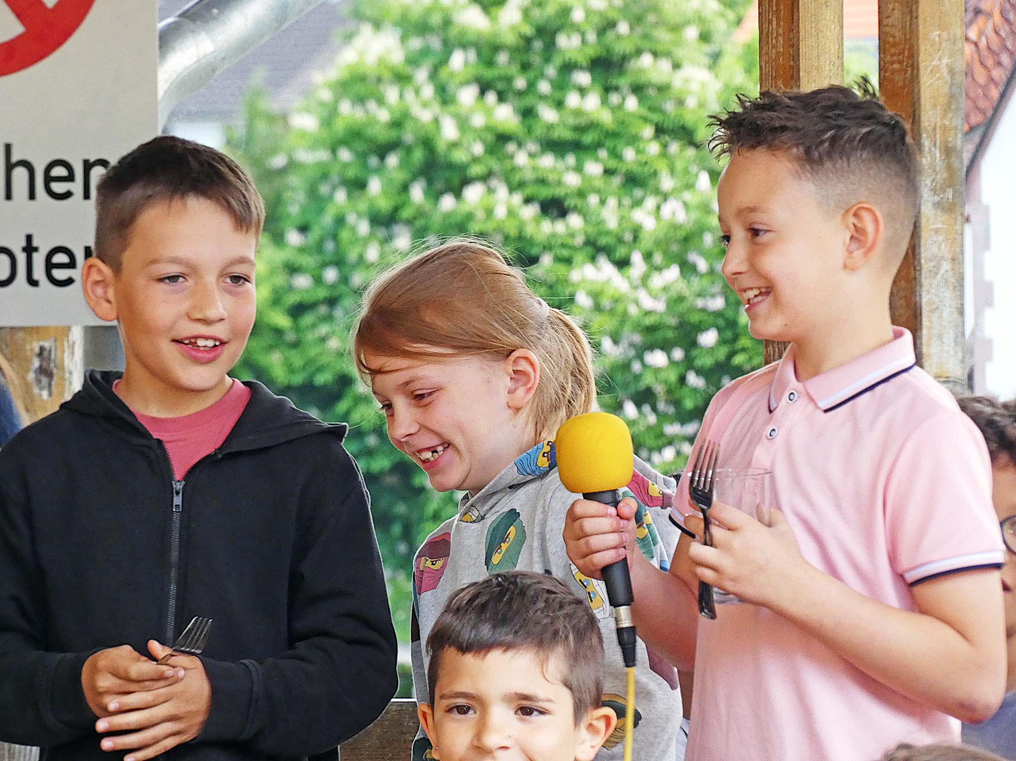 2025-5-21-NO-Grundschule-und-GS Küchenparty Einzeleinlagen_ Gabel brummt halt den Schnabel