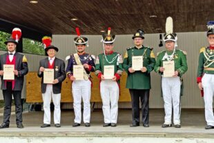 2025-5-26-ZE-UH-Bürgerwehr- Urkunden_slider