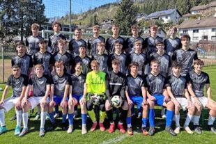 2025-5-27-ZE-UH-Verein-B-Jugend-Bild FVU Mannschaftsfoto.jpg