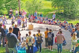 2025-6-16-BI-Tanja Repple- Sommerfest Kiga St Barbara Vogelhochzeit Bild