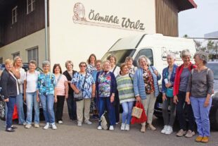 2025-6-16-ZE-UE-Irmgard Gureth- Landfrauen Ölmühle 2025-Gruppenbild Landfrauen