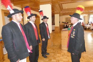 2025-6-20-OH-bia-Historische Bürgerwehr Oberharmersbach-Ehrungen 2025+ SP Zeremonie Beförderungen (2)