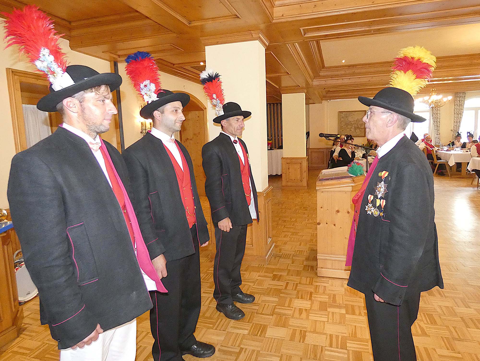 2025-6-20-OH-bia-Historische Bürgerwehr Oberharmersbach-Ehrungen 2025+ SP Zeremonie Beförderungen (2)