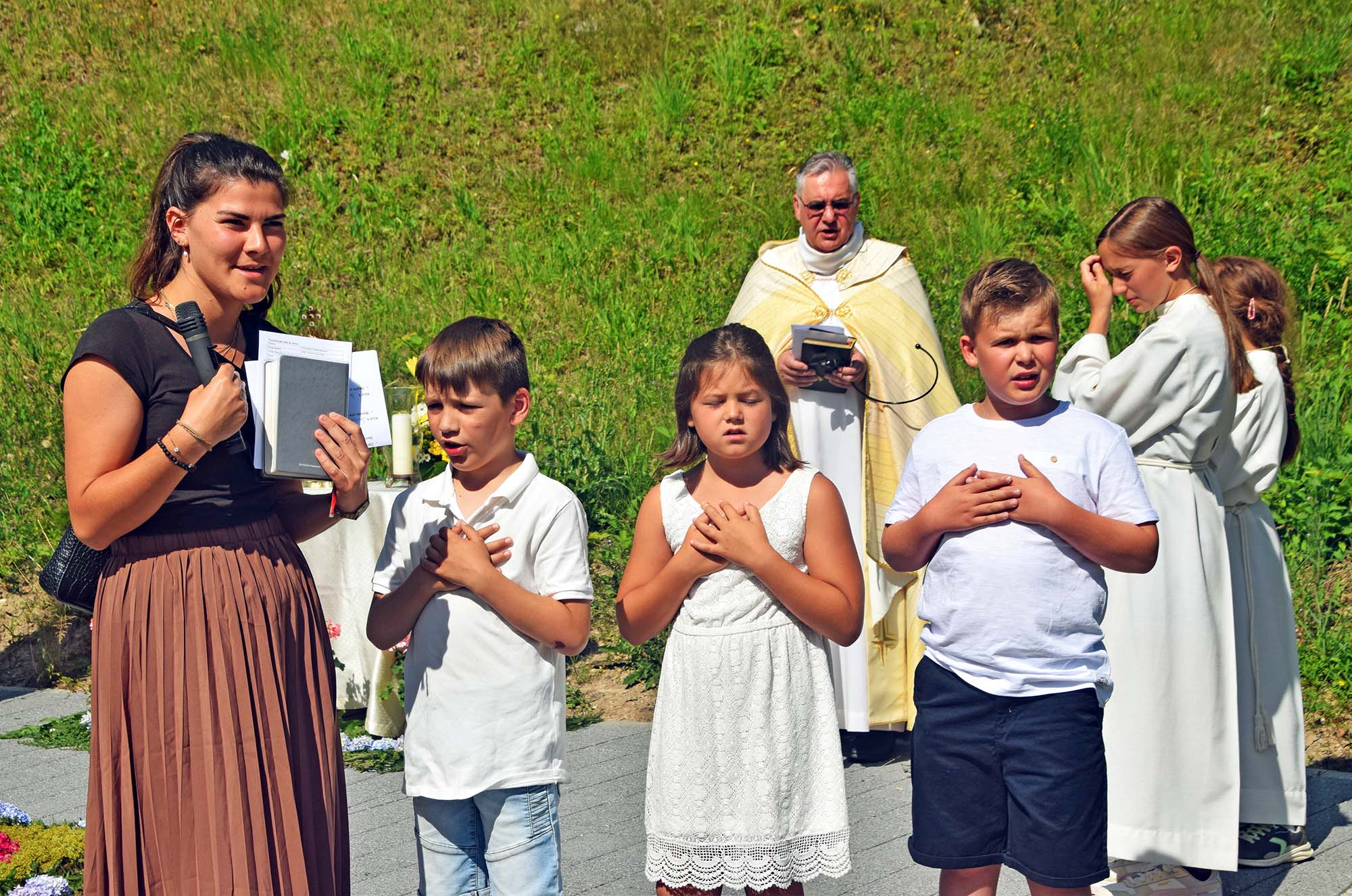 2025-6-25-NO-Kirchengemeinde St Ulrich-Fronleichnam-(c) Herbert Vollmer-DSC_2385