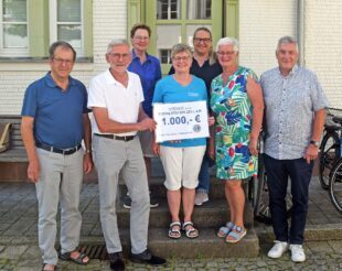 Lions Club Zell spendet 1.000 Euro für neue Sonnenschirme