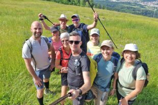 2025-6-6-ZE-UH-WuF-Weitwanderung-Abends_Oben_angekommen (1)