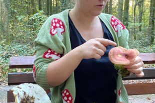 2025-7-18-NO-bke- Pilzführung mit Stefanie Breig Fundbesprechung1 Stefanie Breig