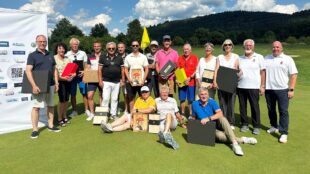 Der präziseste Abschlag landete 25 Zentimeter neben der Fahne