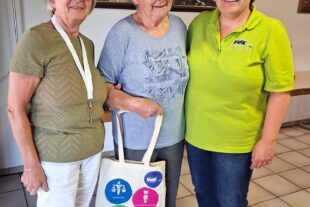 2025-7-23-OH-sp- VdK Entenrennen Gewinnlose Gewinnerin Hilde Killig