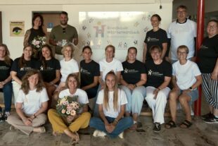 2025-7-7-ZE-UH- vo- Grundschule UH Logo Hombi XT4V0661