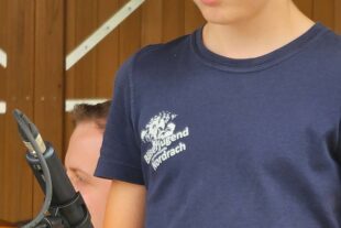 2025-7-9-NO-Oliver Vollmer- Tag der Bläserjugend 5 Leo Vollmer bei seinem Solo am Glockenspiel