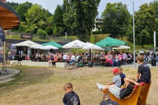 2025-7-9-NO-Oliver Vollmer- Tag der Bläserjugend 6 Publikum beim Tag der Bläserjugend